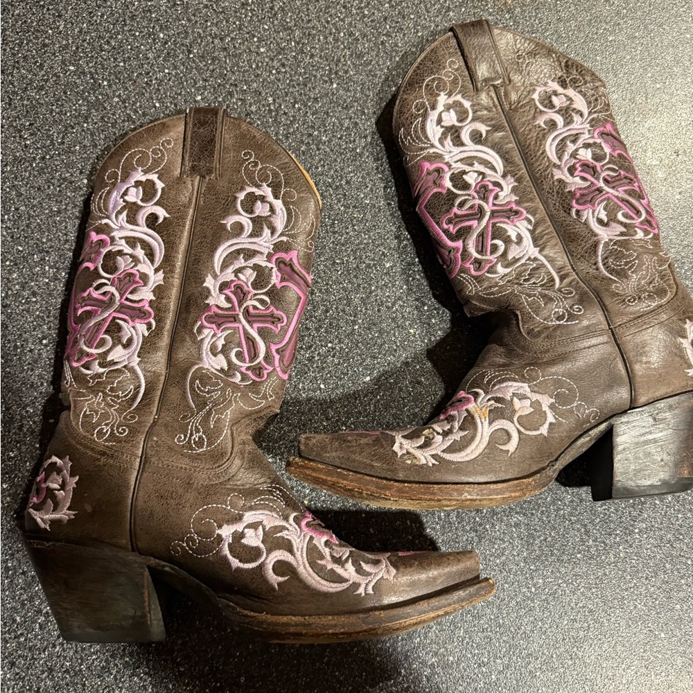 Brown Embroidered Western Boots